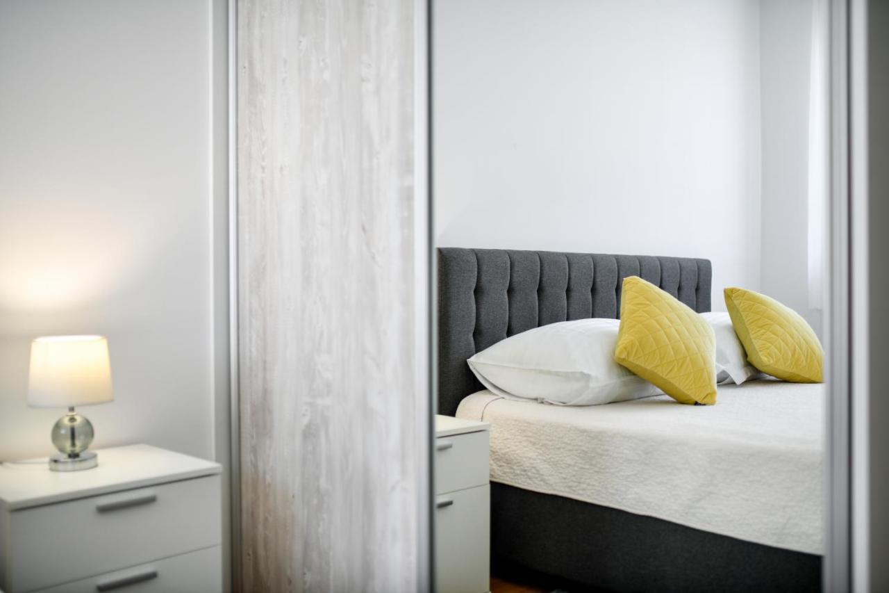 Modern Apartment For 2025' Vacation In Zára Kültér fotó