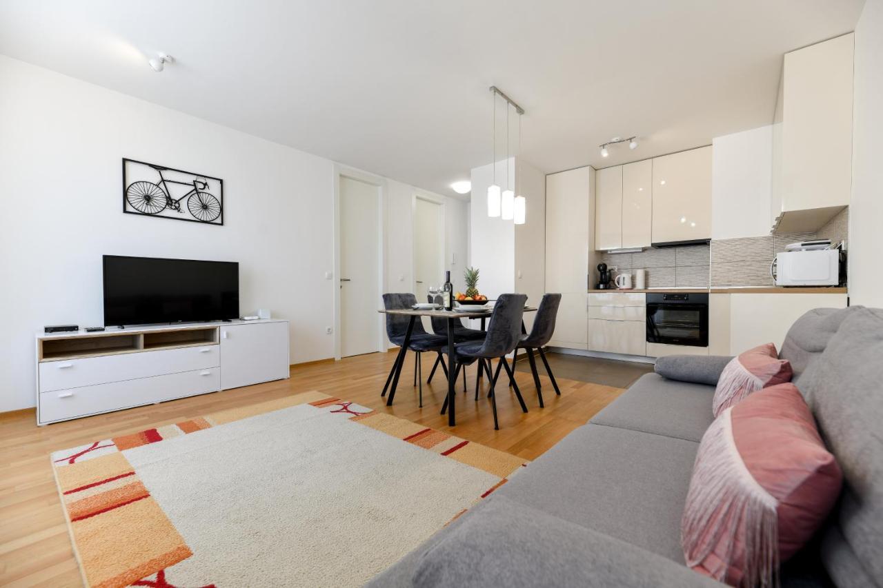Modern Apartment For 2025' Vacation In Zára Kültér fotó