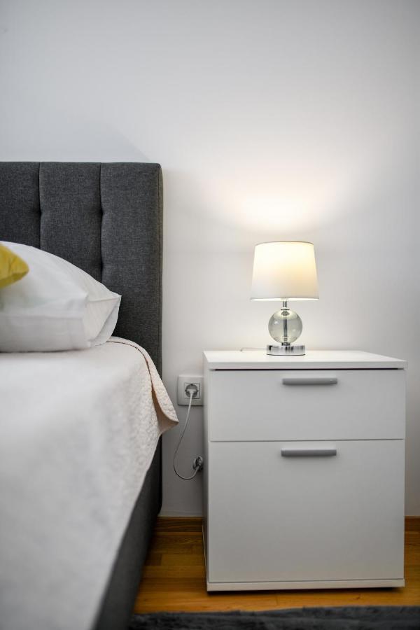 Modern Apartment For 2025' Vacation In Zára Kültér fotó