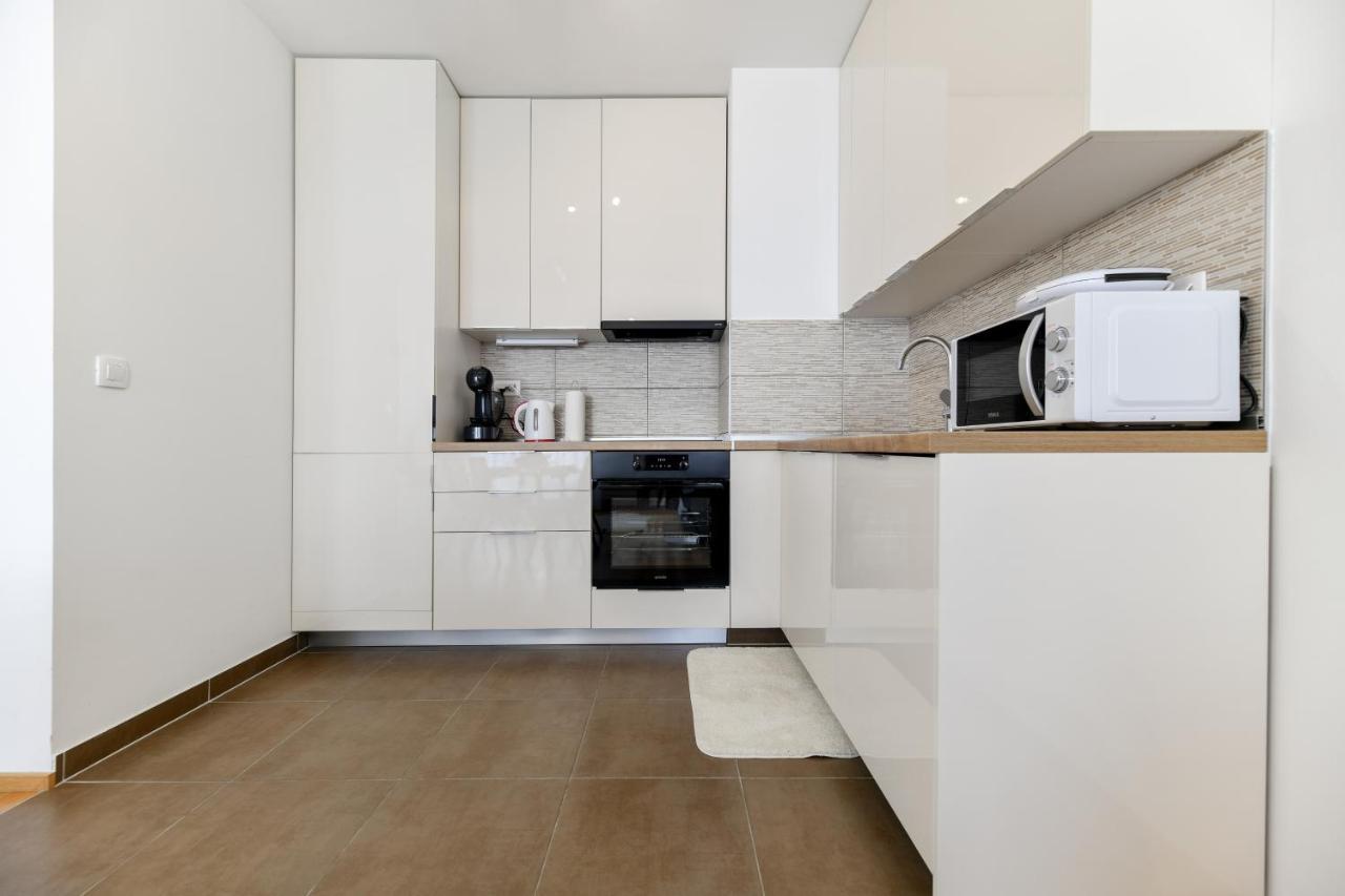 Modern Apartment For 2025' Vacation In Zára Kültér fotó