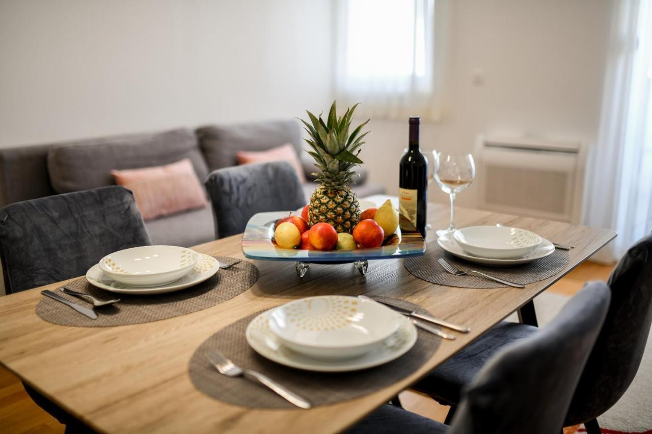 Modern Apartment For 2025' Vacation In Zára Kültér fotó