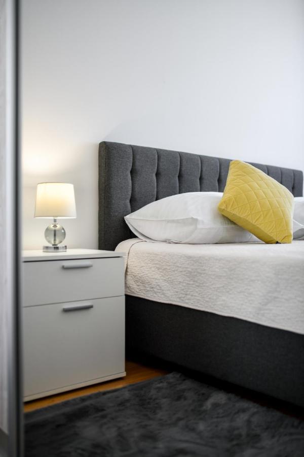 Modern Apartment For 2025' Vacation In Zára Kültér fotó