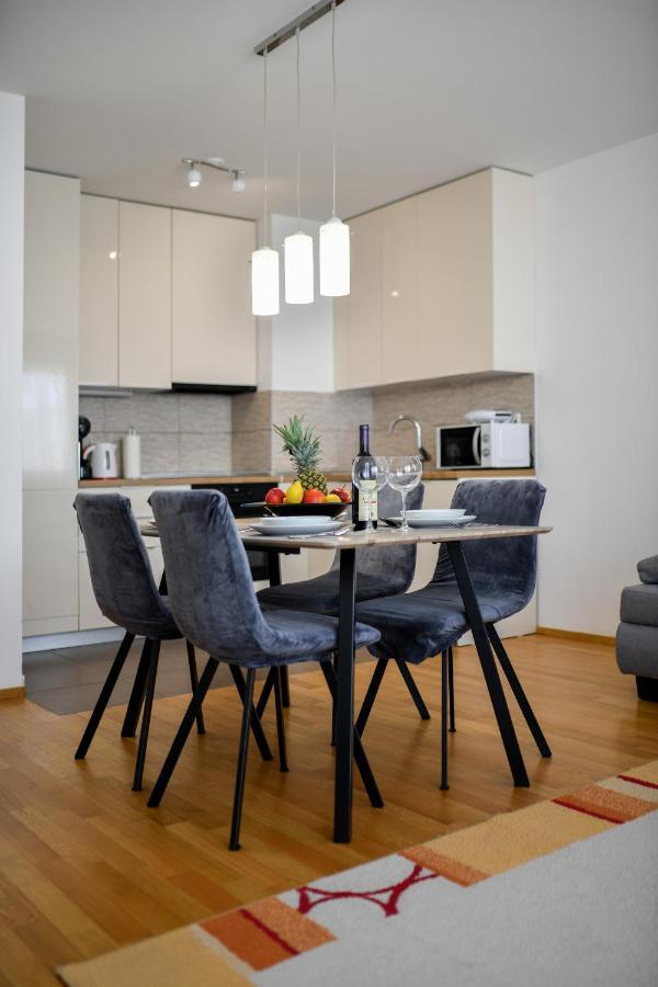 Modern Apartment For 2025' Vacation In Zára Kültér fotó