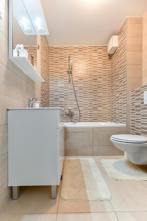 Modern Apartment For 2025' Vacation In Zára Kültér fotó