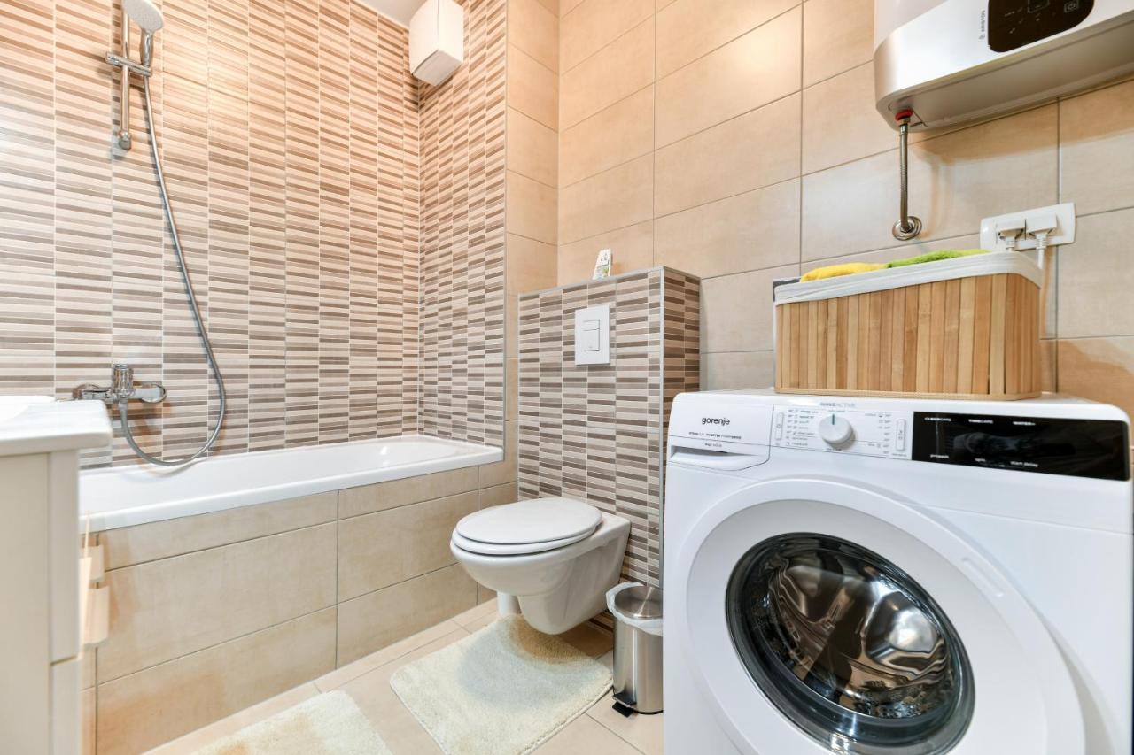 Modern Apartment For 2025' Vacation In Zára Kültér fotó