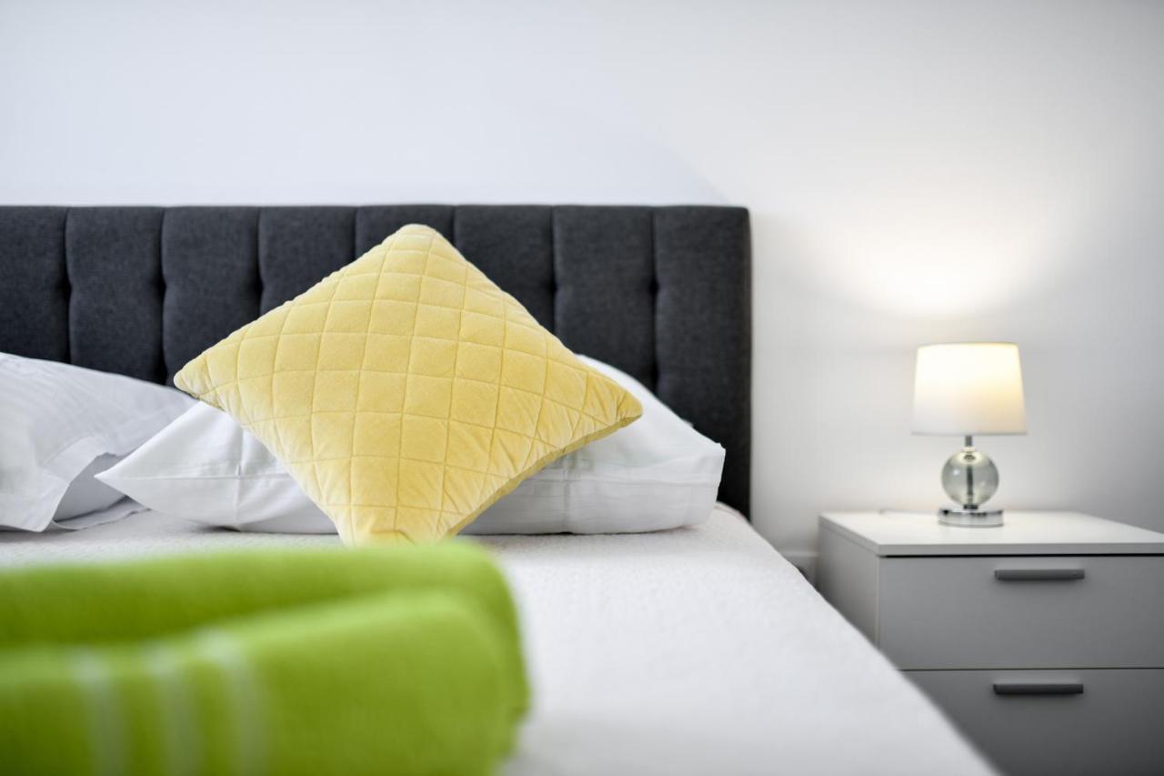 Modern Apartment For 2025' Vacation In Zára Kültér fotó