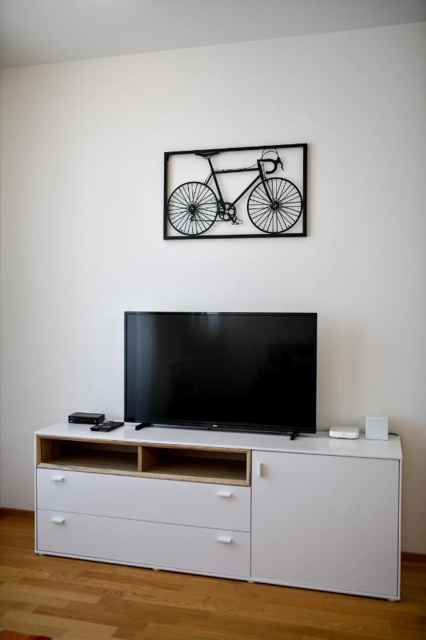 Modern Apartment For 2025' Vacation In Zára Kültér fotó