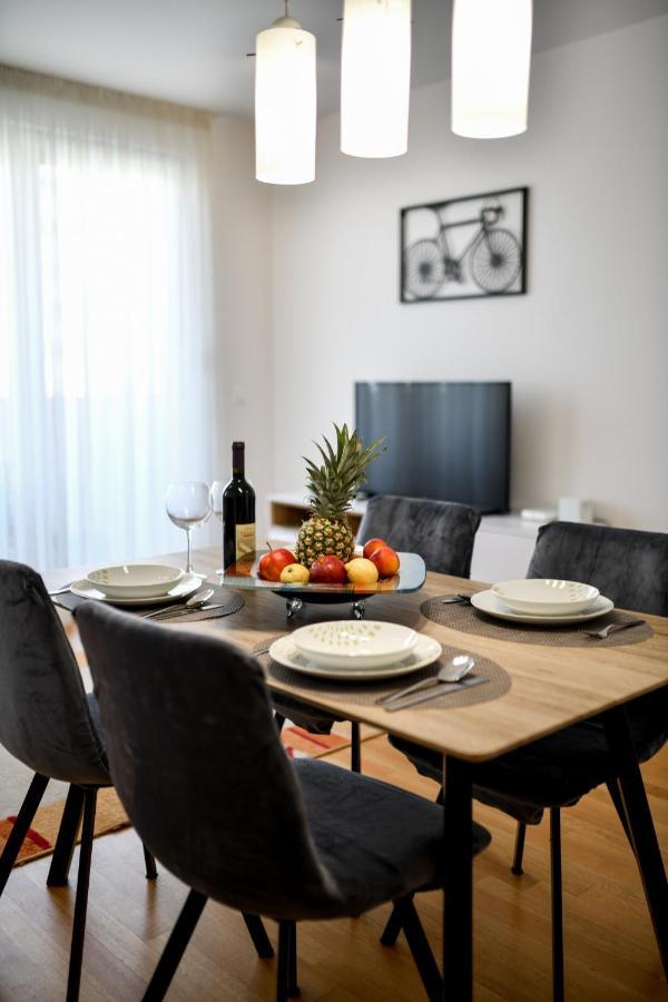 Modern Apartment For 2025' Vacation In Zára Kültér fotó