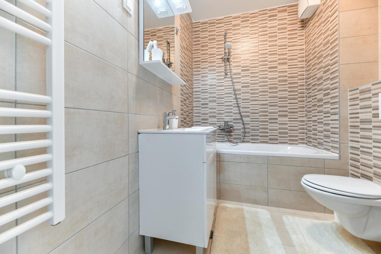 Modern Apartment For 2025' Vacation In Zára Kültér fotó