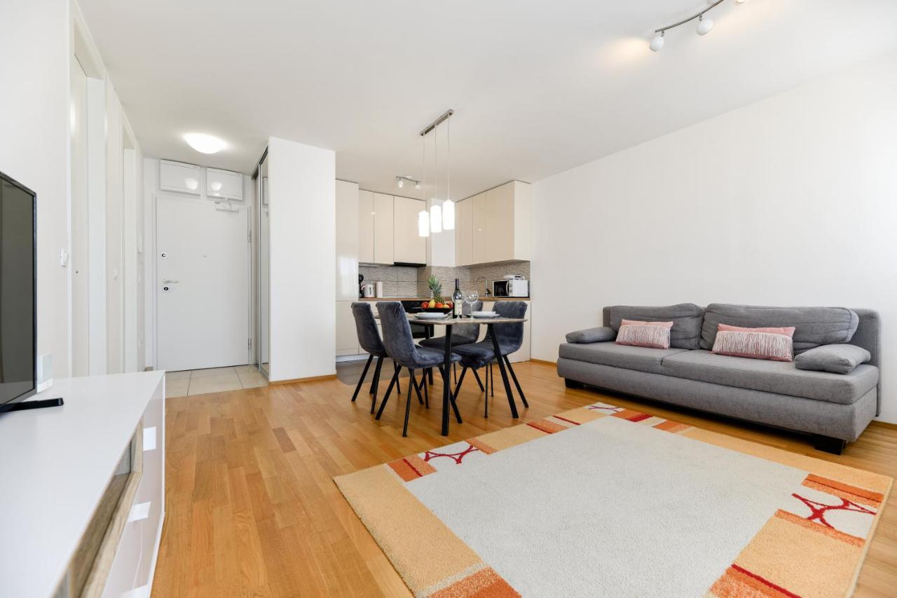 Modern Apartment For 2025' Vacation In Zára Kültér fotó