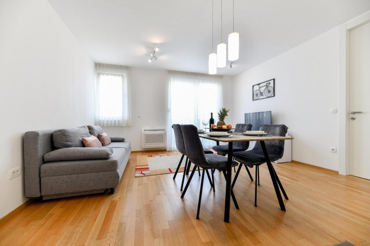 Modern Apartment For 2025' Vacation In Zára Kültér fotó