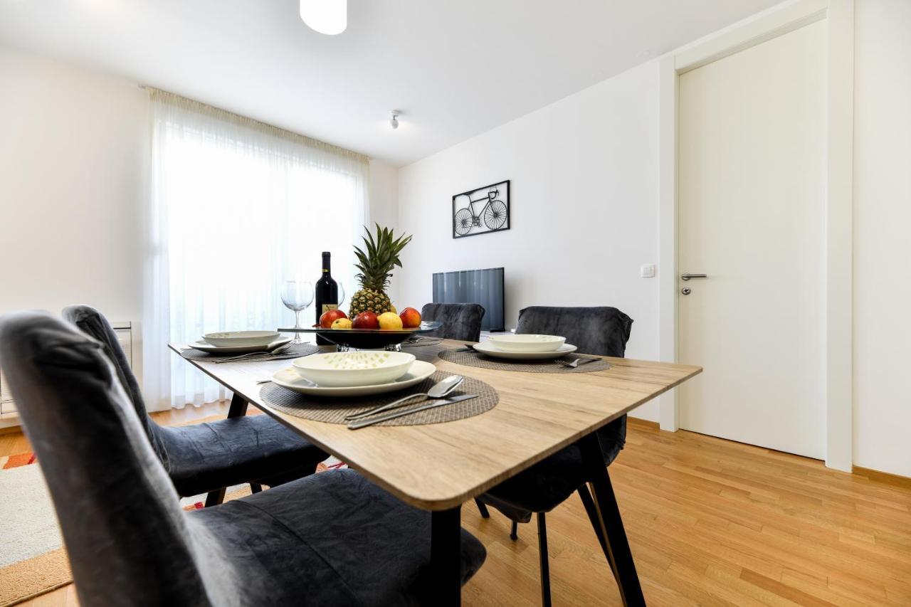 Modern Apartment For 2025' Vacation In Zára Kültér fotó